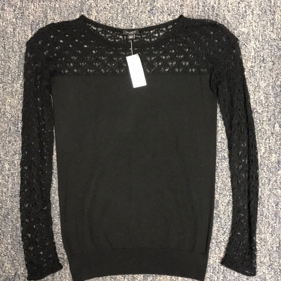 Ann Taylor Sweaters - NWT Ann Taylor Petite Sweater